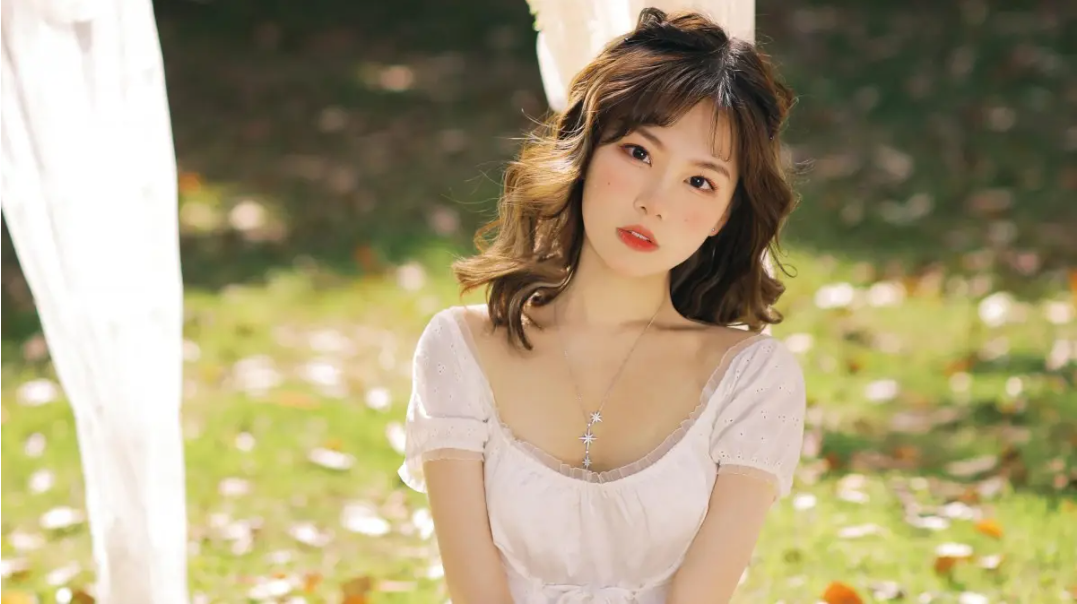 疫情下(xià)服裝行業(ye)迎來嚴峻(jun)大考！翰飛(fēi)科技“虛拟(nǐ)試衣”已成(cheng)必然趨勢(shì)