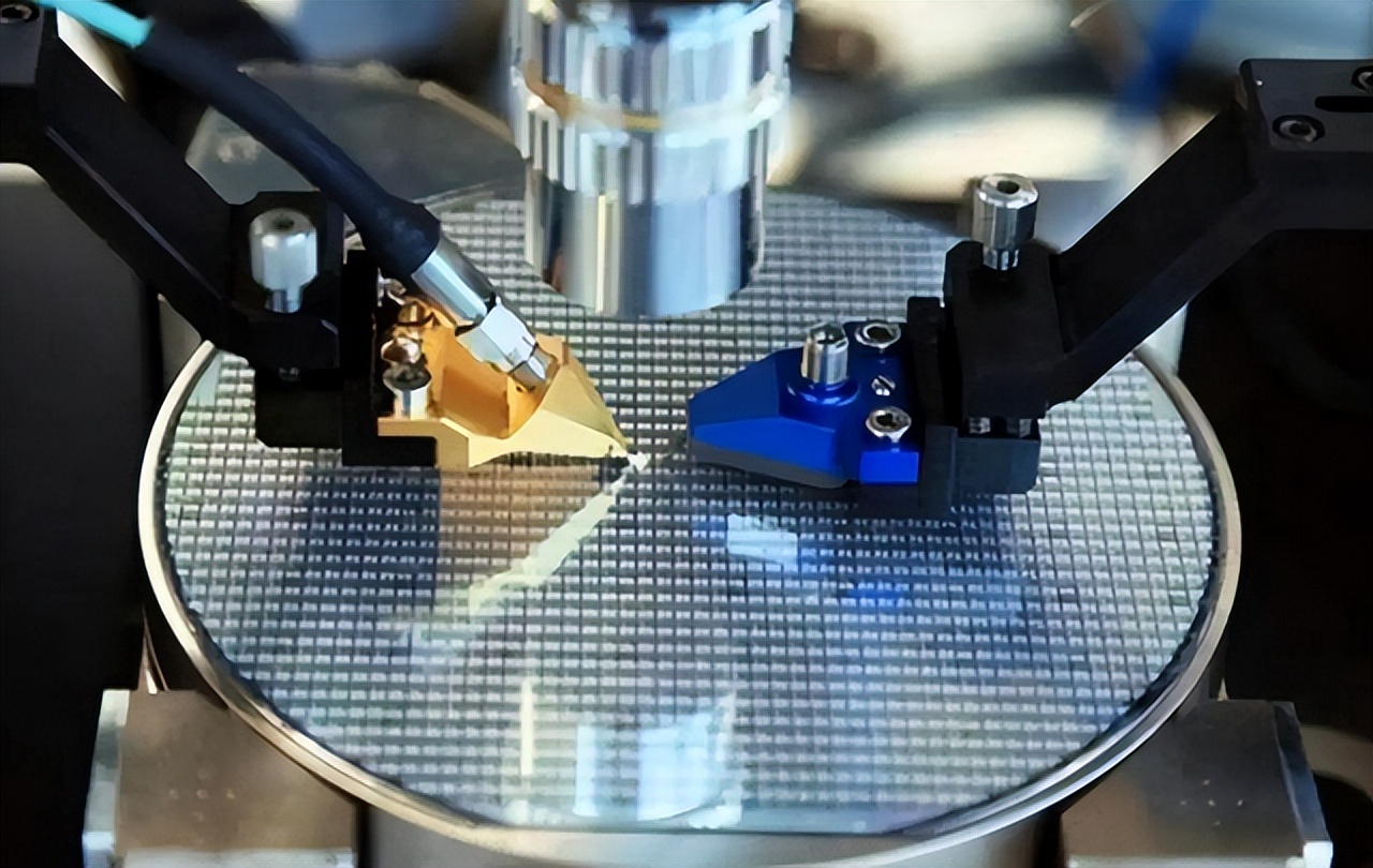 台積(ji)電真的慌(huāng)了,它可能(néng)真的要求(qiu)助于中國(guo)芯片了